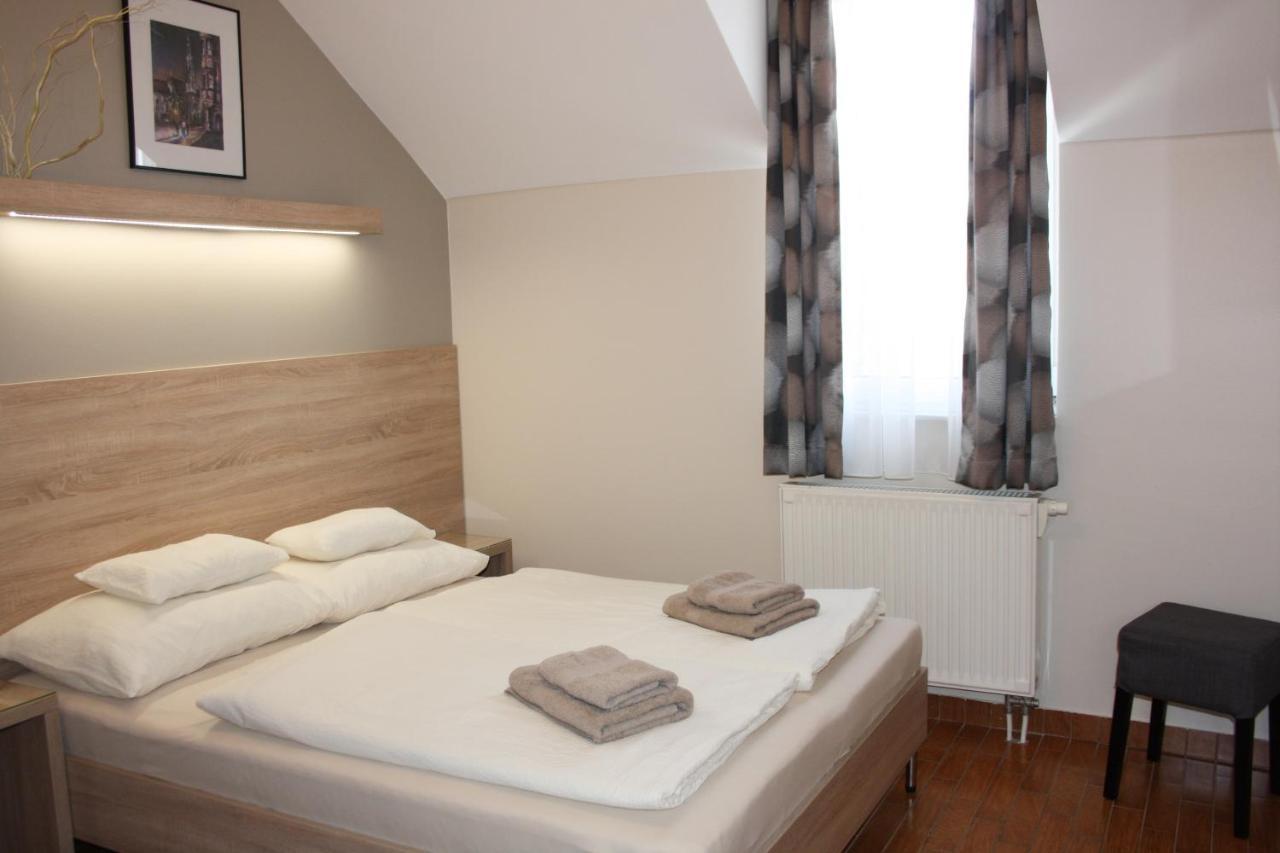 Polus Pension Sopron Exterior foto