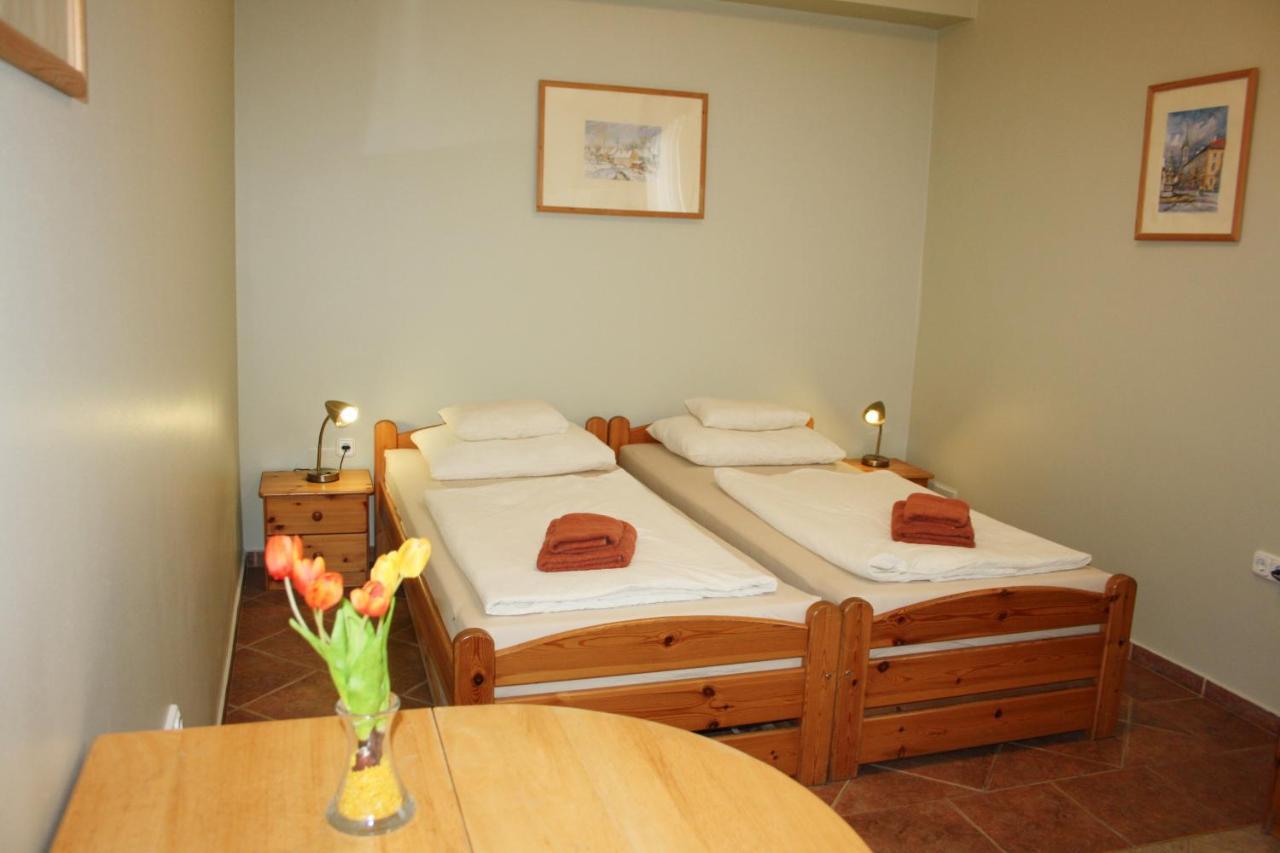 Polus Pension Sopron Exterior foto