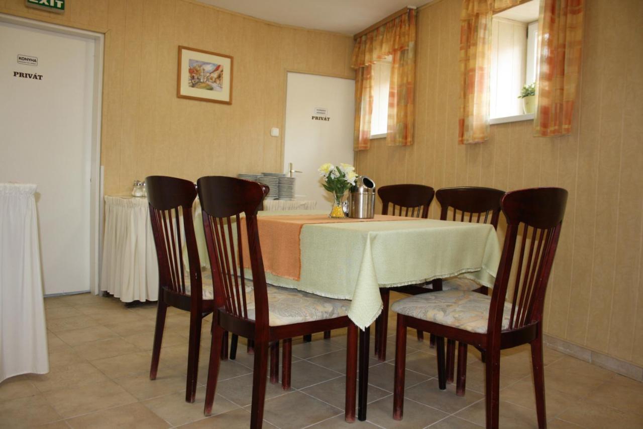 Polus Pension Sopron Exterior foto